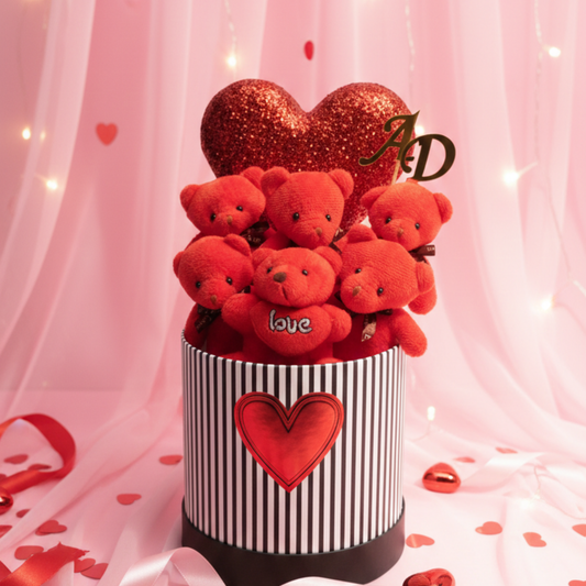 Kişiye Özel Harfli Premium Hediye Seti: Çizgili Silindir Kutuda Kırmızı Peluş Ayıcık Buketi ve Işıltılı Büyük Kalp - Sevgililer Günü & Yıldönümü Hediyesi